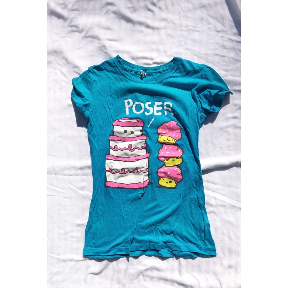 Blue cake and cupcake poser shirt
